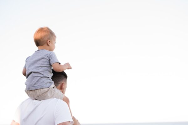 성경이 말하는 가족과 가정의 중요성 4 kelli mcclintock wBgAVAGjzFg unsplash