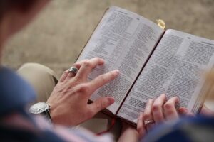 오늘의 묵상 – 히브리서 13:7 믿음을 본받으라
